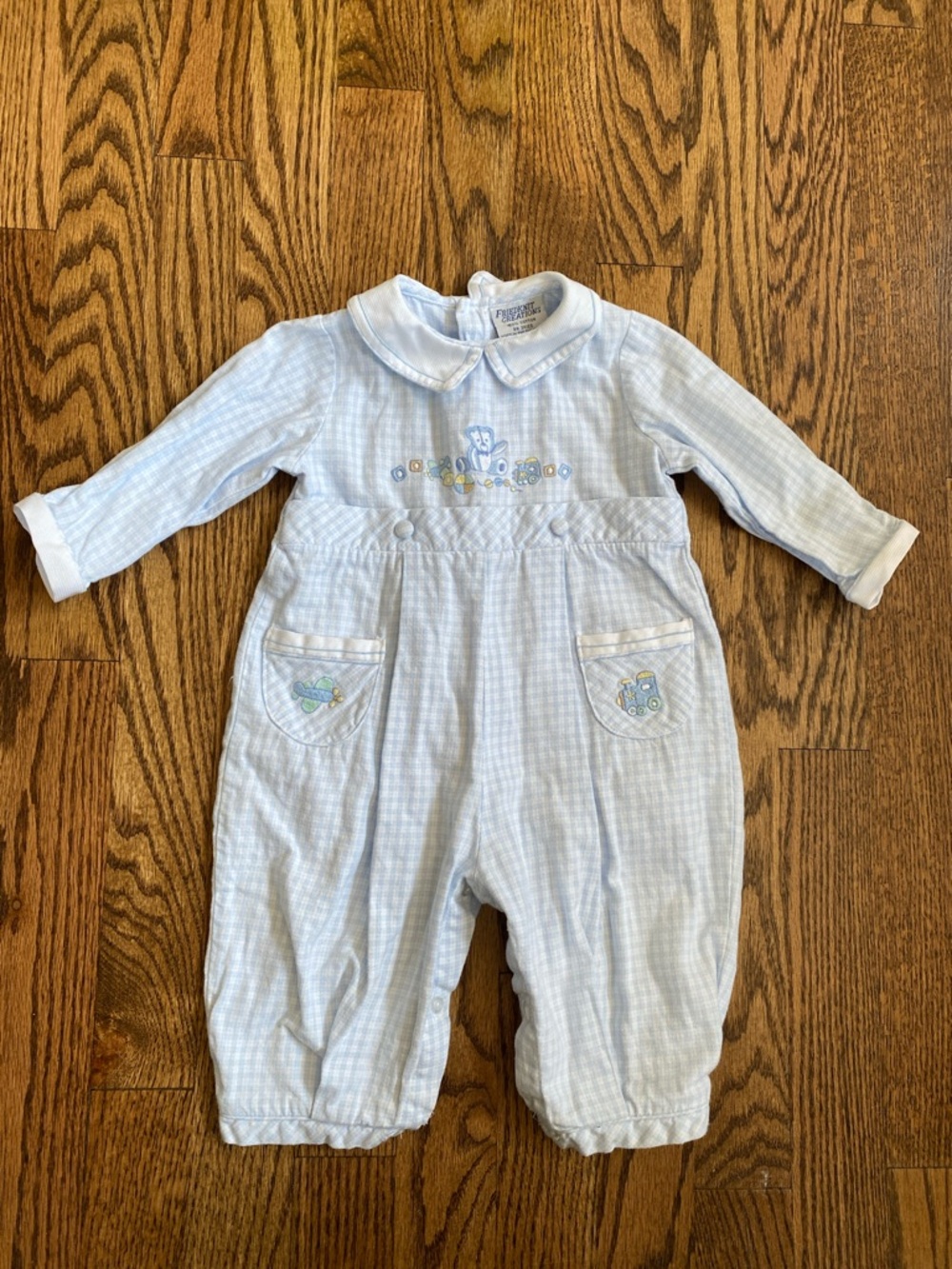 Vintage Friedknit Creations collared one piece outfit, size 6M. Excellent cond.